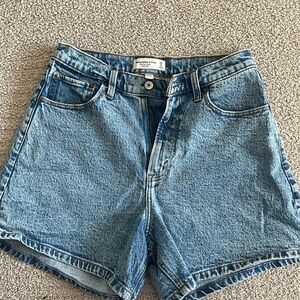 Abercrombie & Fitch High Rise Dad Shorts - size 8 CURVE LOVE
